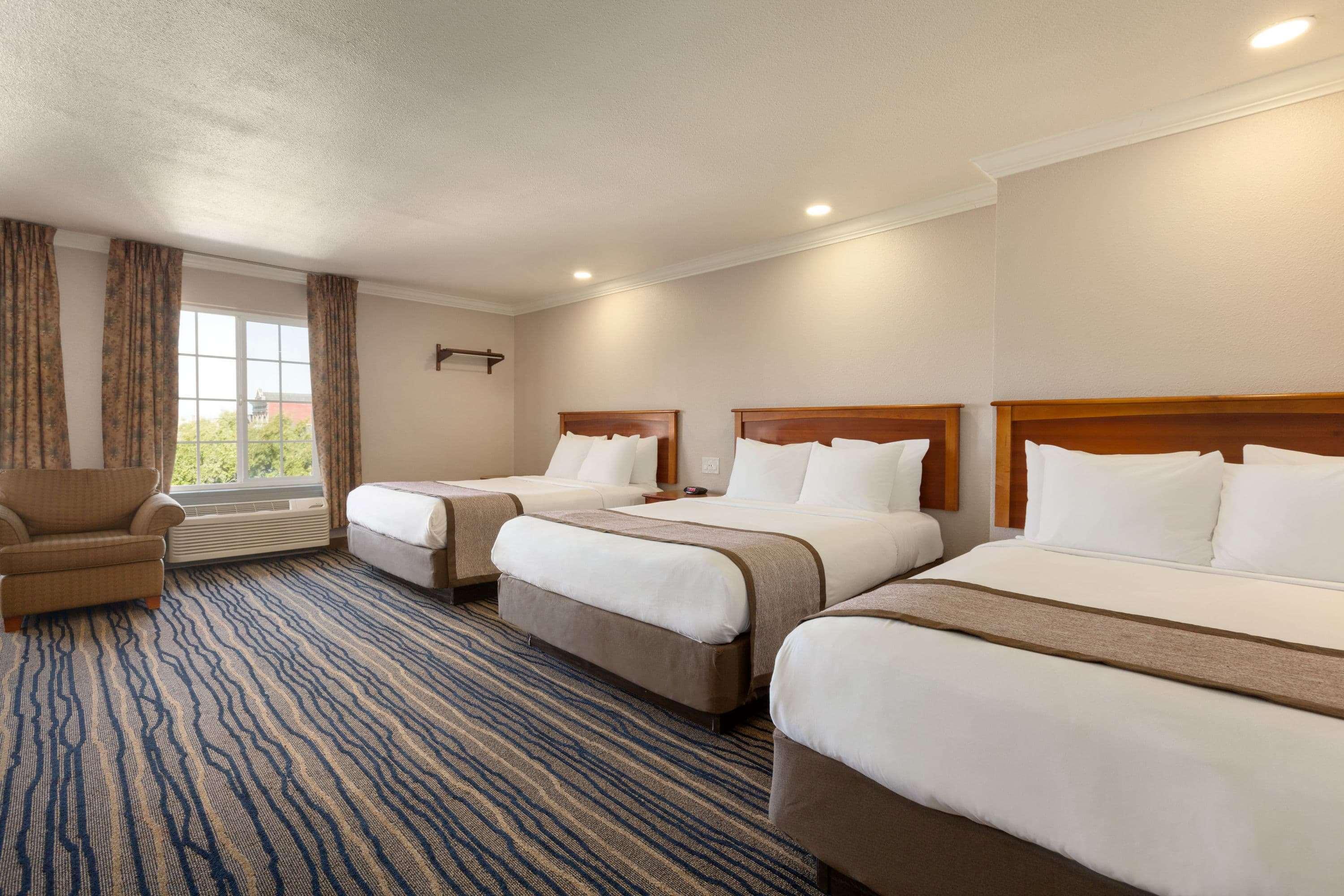 Days Inn By Wyndham Eureka Ca Екстер'єр фото