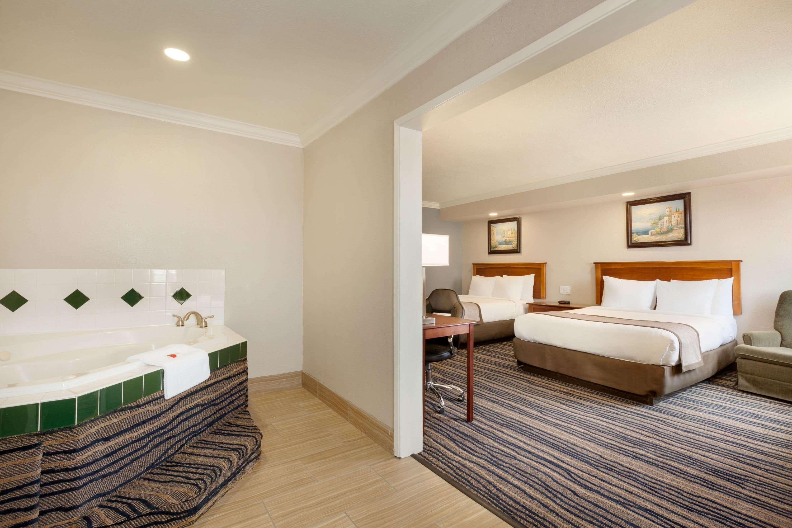 Days Inn By Wyndham Eureka Ca Екстер'єр фото