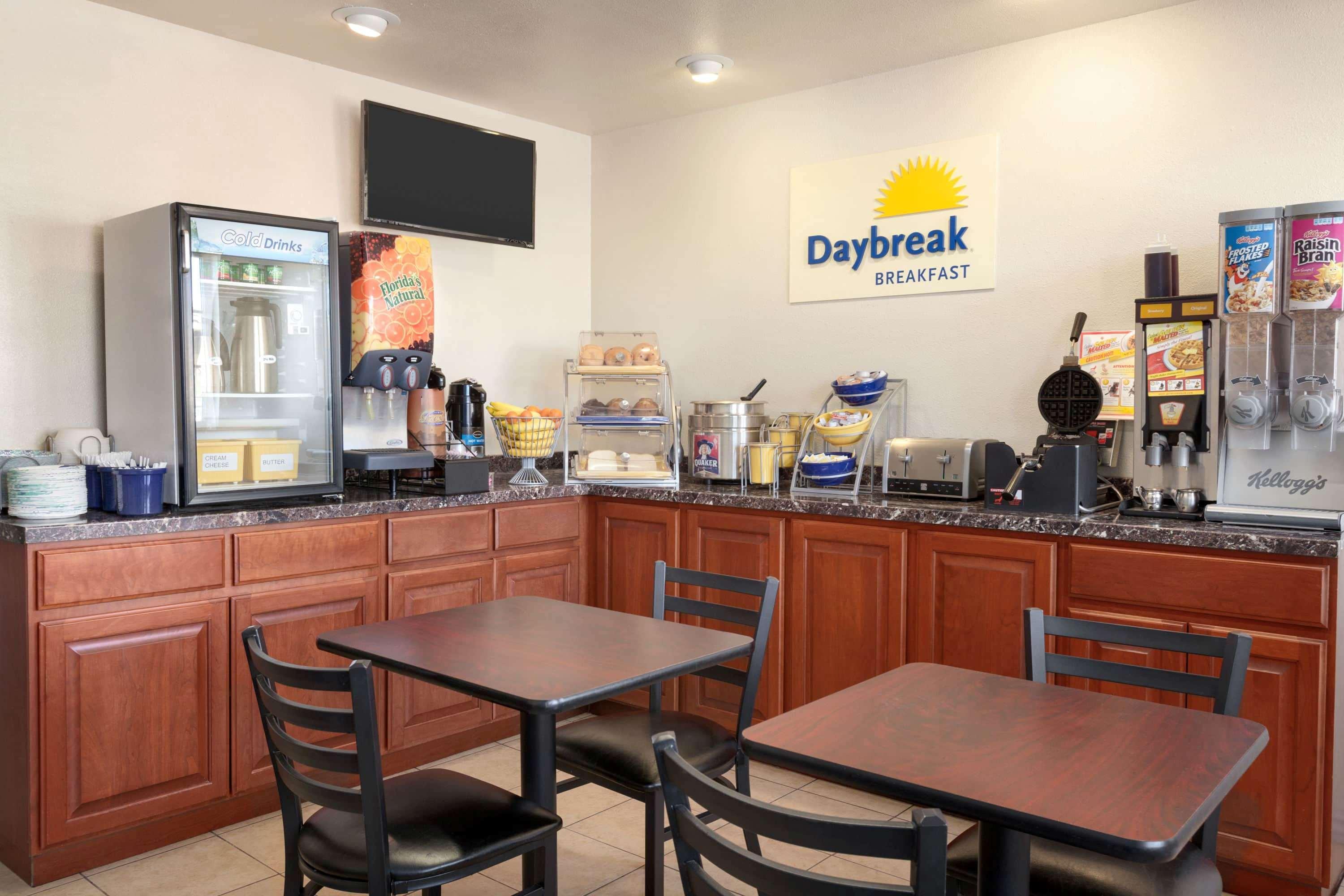 Days Inn By Wyndham Eureka Ca Екстер'єр фото