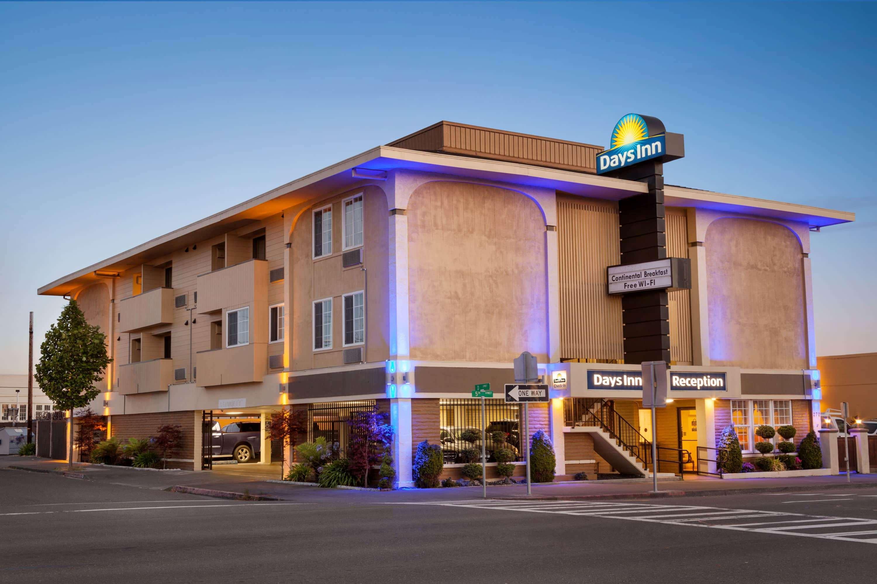 Days Inn By Wyndham Eureka Ca Екстер'єр фото