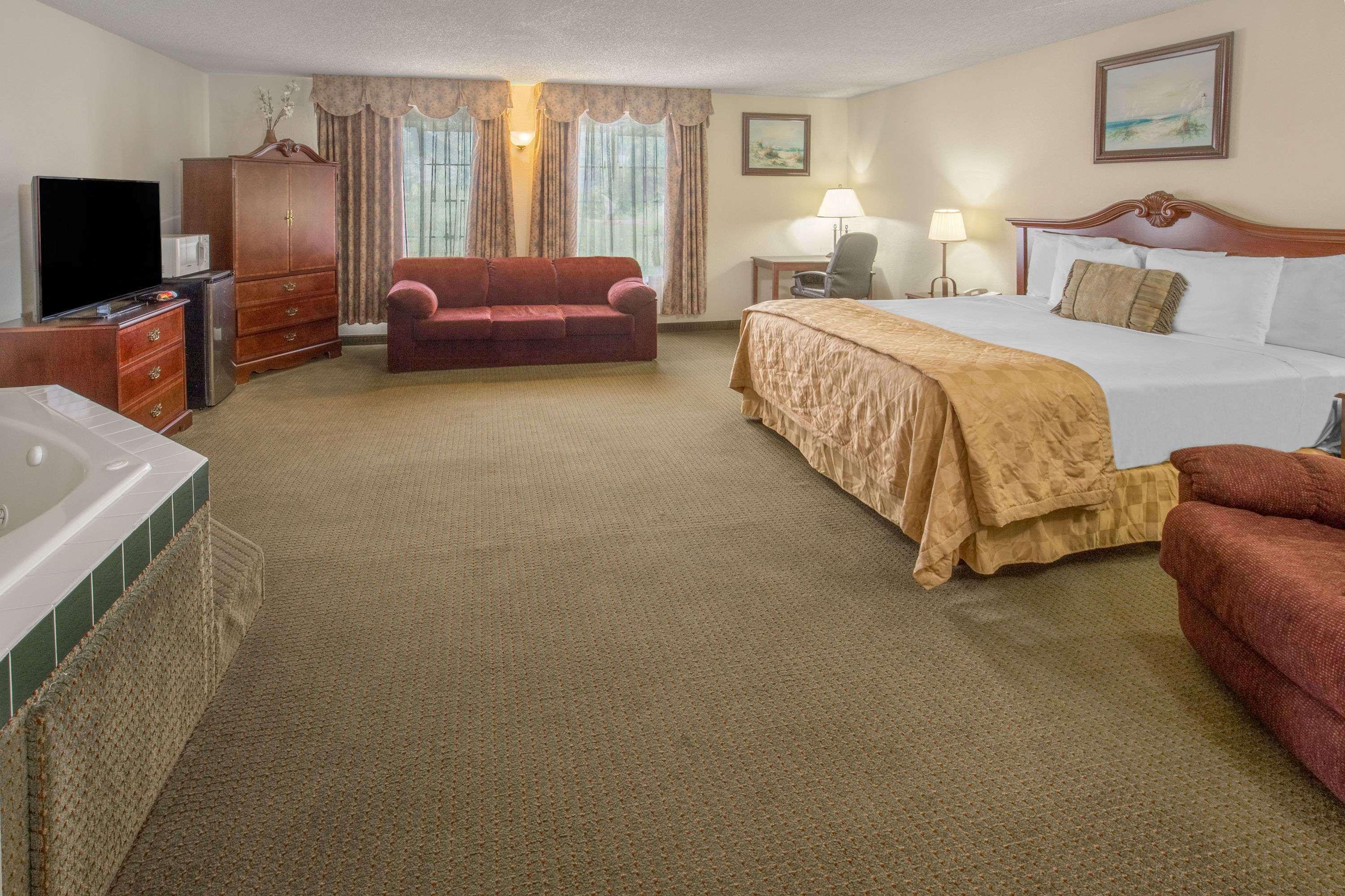 Days Inn By Wyndham Eureka Ca Екстер'єр фото