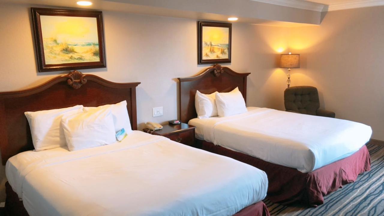 Days Inn By Wyndham Eureka Ca Екстер'єр фото
